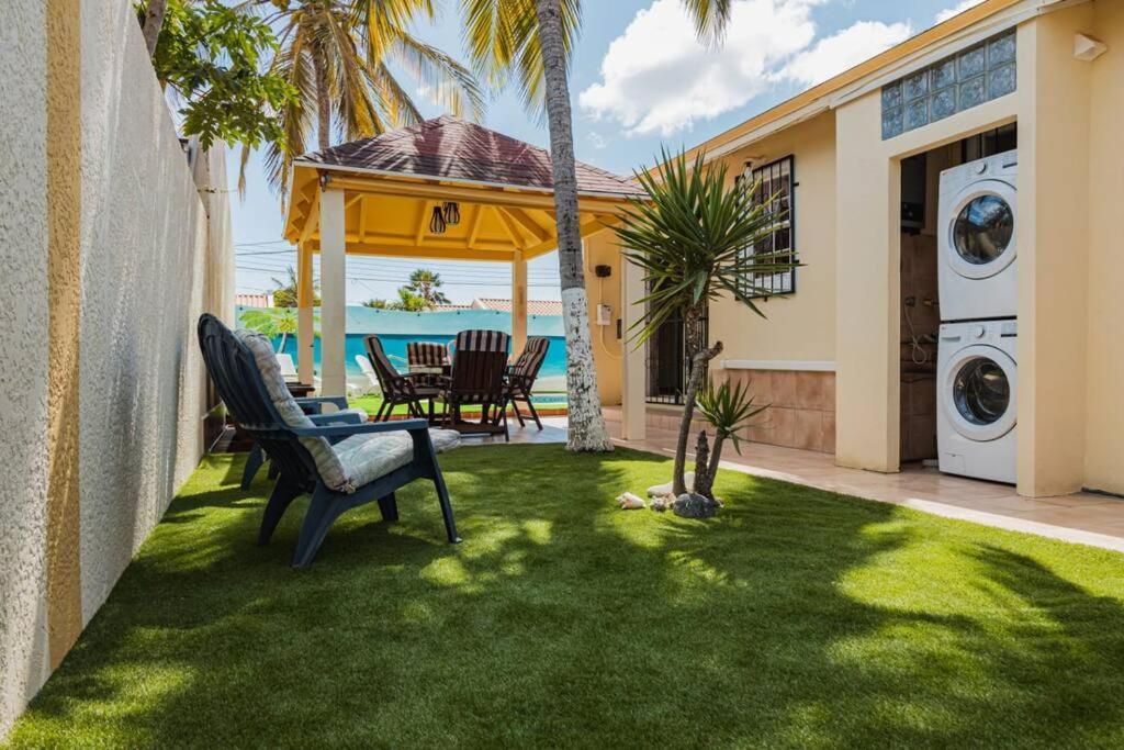 Blue Sky Residence Aruba Savaneta Exteriör bild